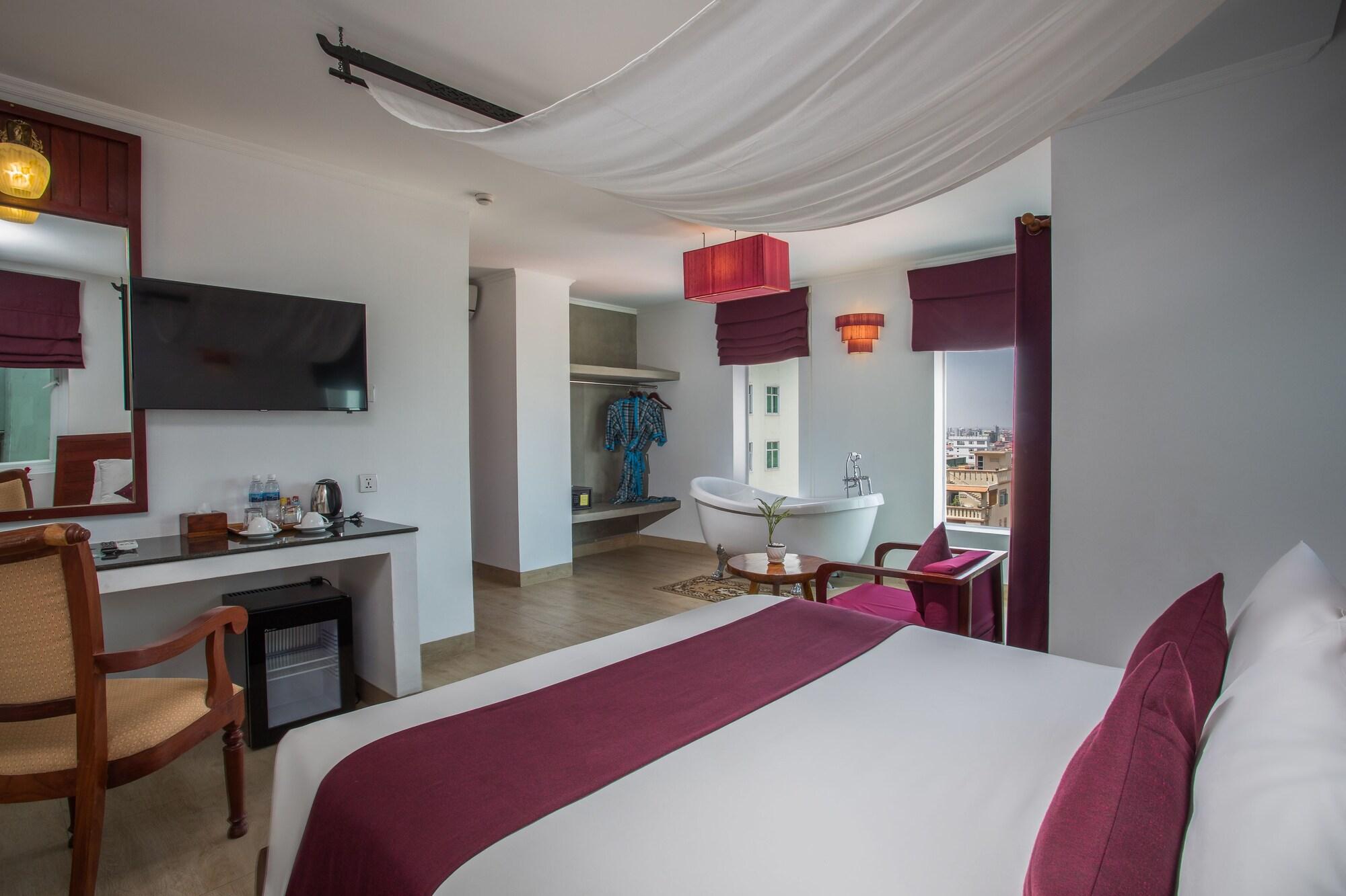 V Hotel Phnom Penh Dış mekan fotoğraf