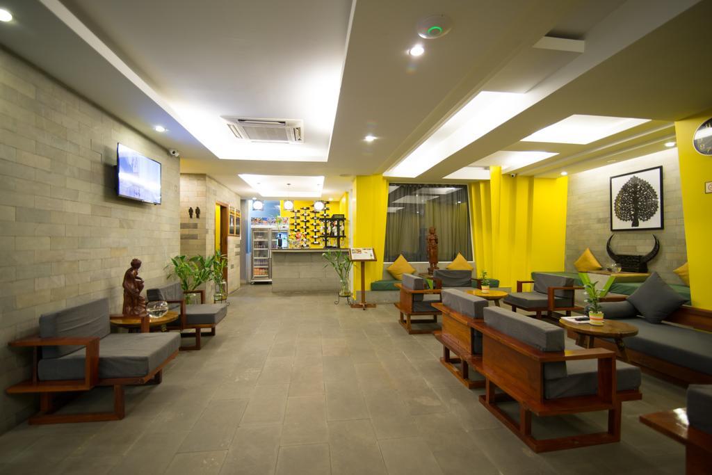 V Hotel Phnom Penh Dış mekan fotoğraf