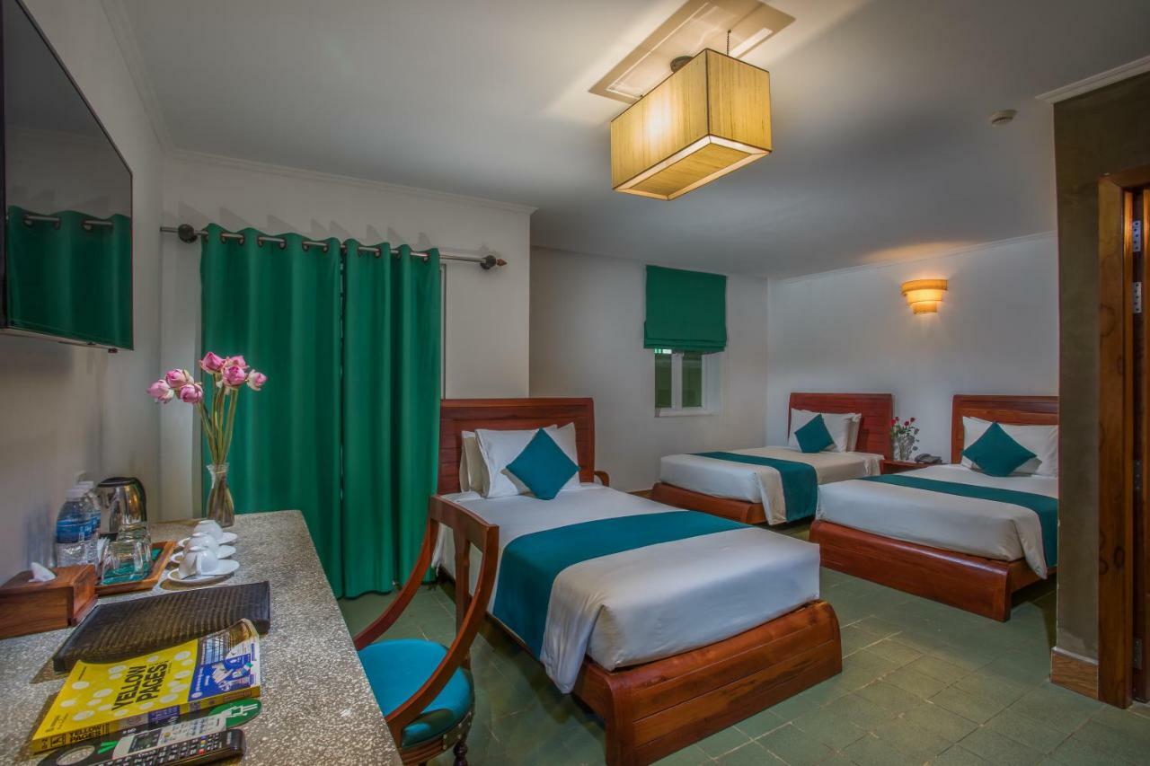 V Hotel Phnom Penh Dış mekan fotoğraf