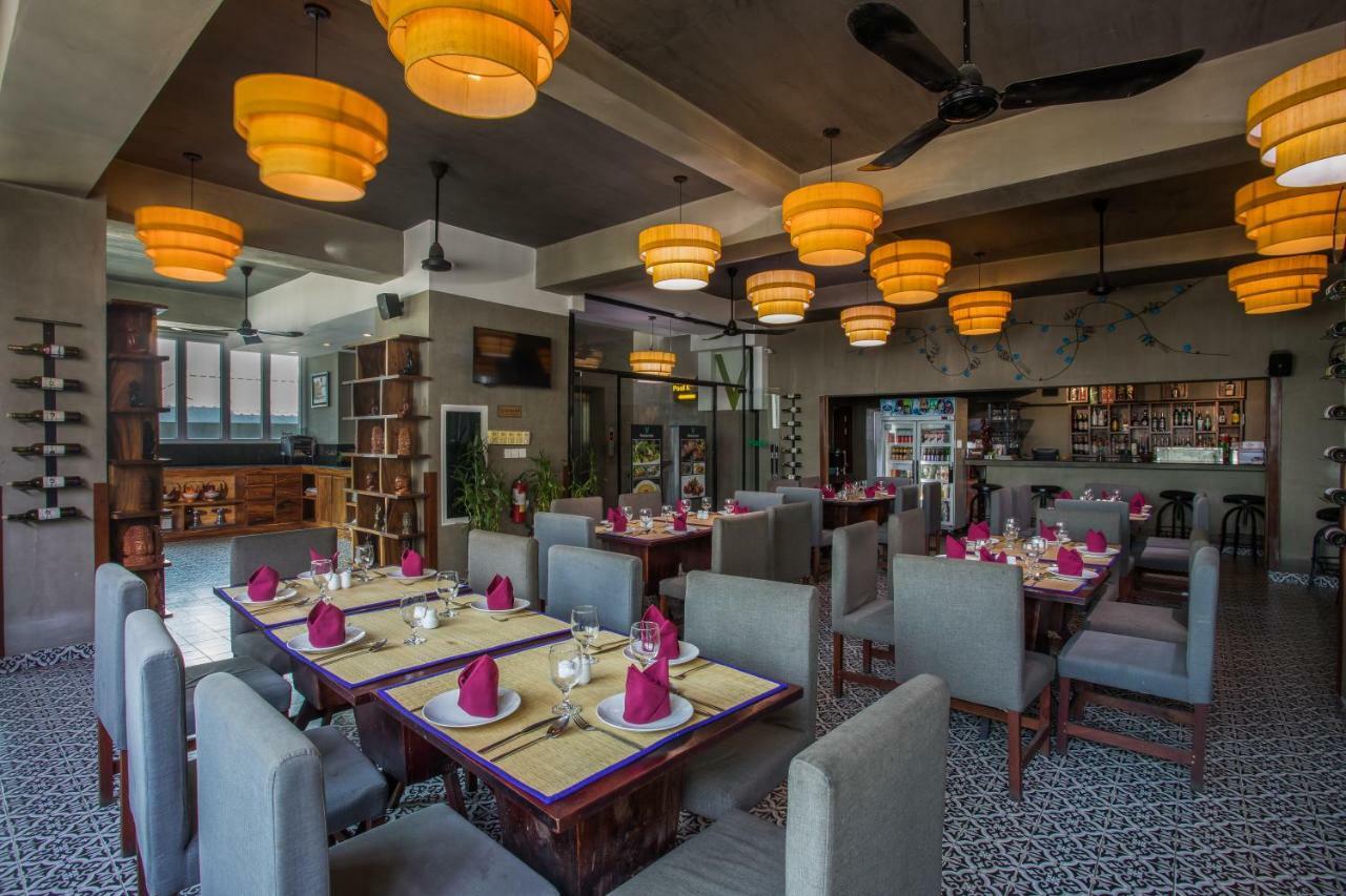 V Hotel Phnom Penh Dış mekan fotoğraf