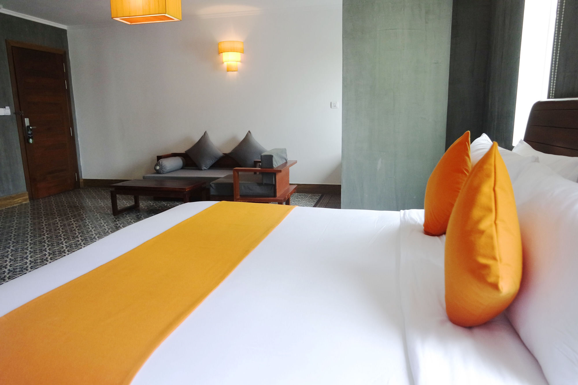 V Hotel Phnom Penh Dış mekan fotoğraf