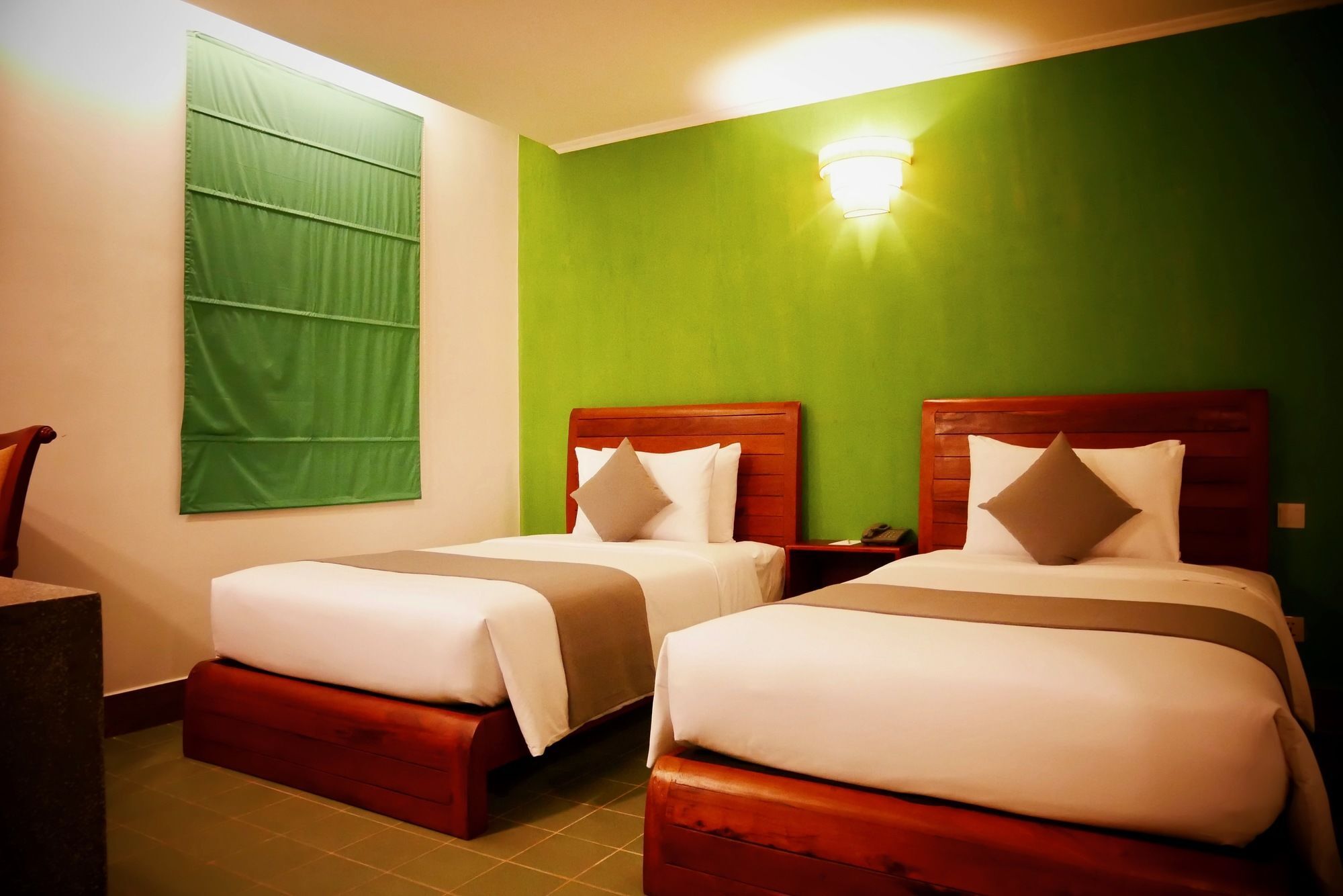 V Hotel Phnom Penh Dış mekan fotoğraf