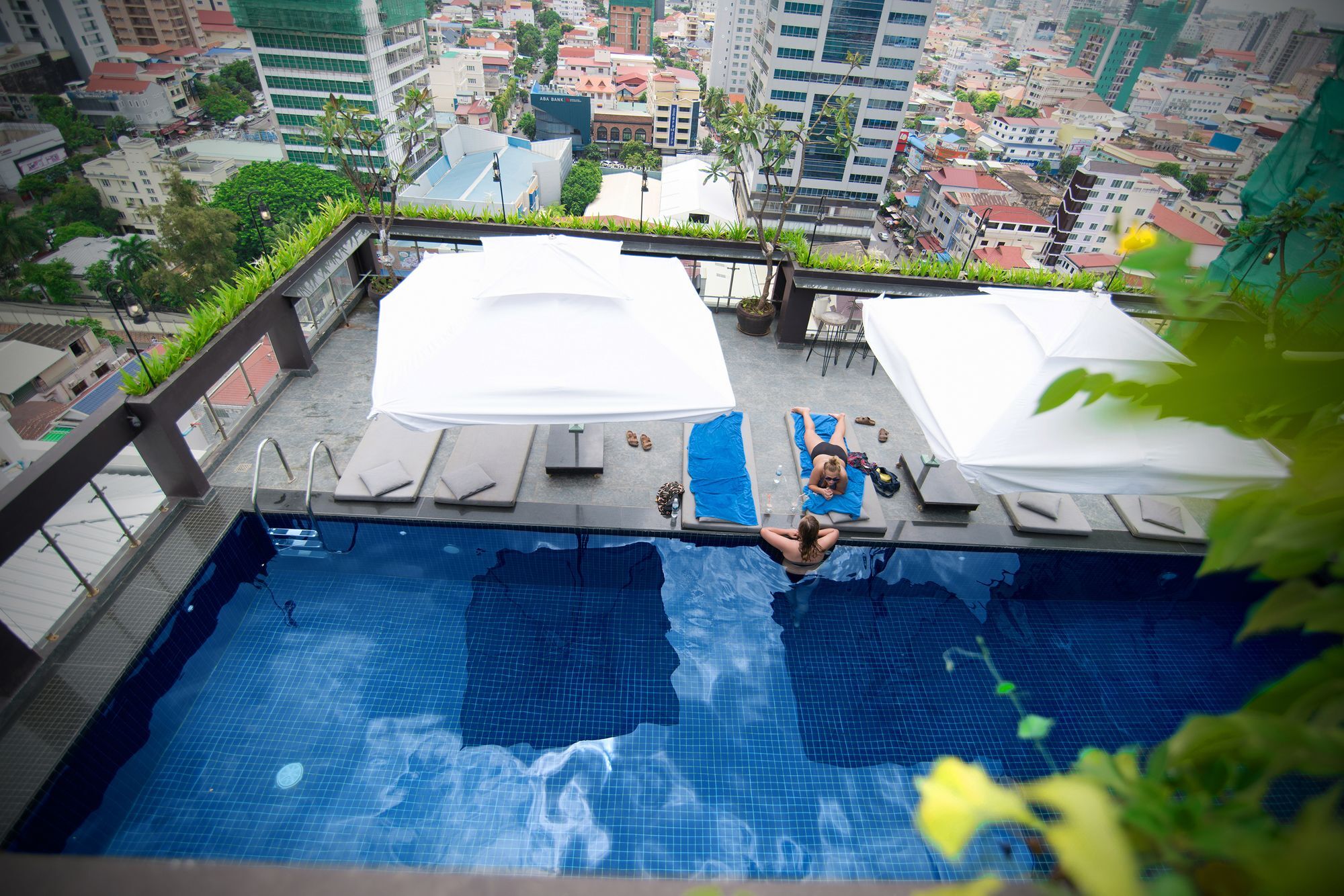 V Hotel Phnom Penh Dış mekan fotoğraf