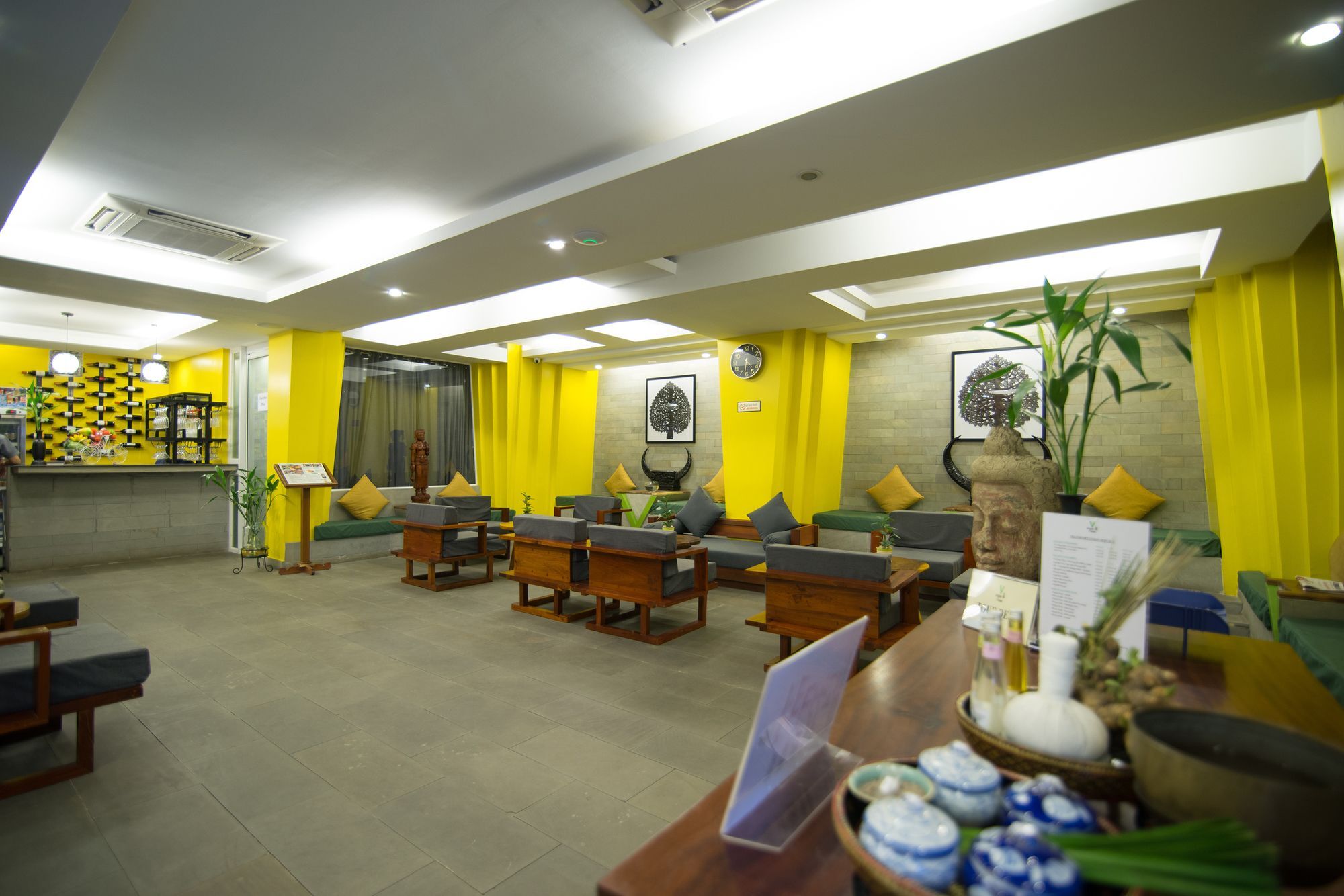 V Hotel Phnom Penh Dış mekan fotoğraf