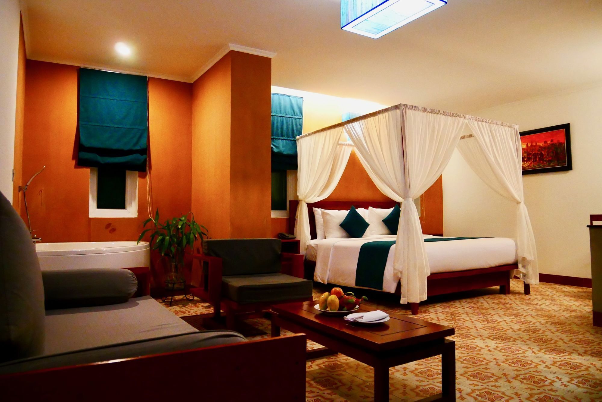 V Hotel Phnom Penh Dış mekan fotoğraf